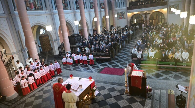 الكلدان في أوروبا… أغصانٌ وارفة وجذور متغلغلة في عمق الروحانيّة المشرقيّة الكلدان في أوروبا… أغصانٌ وارفة وجذور متغلغلة في عمق الروحانيّة المشرقيّة