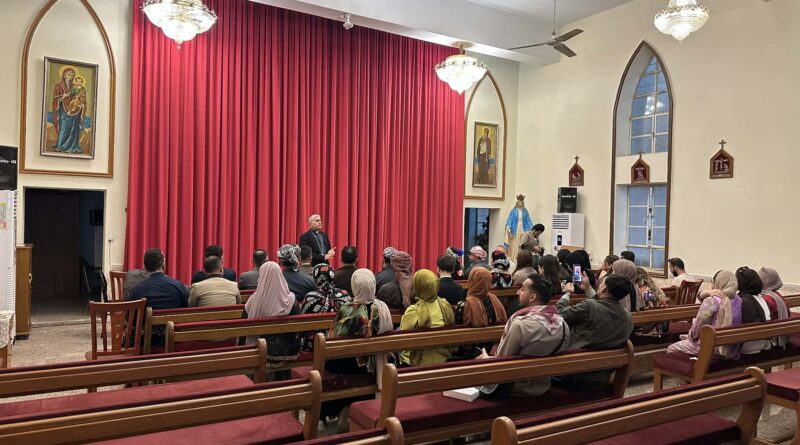 استمرار استقبال وفود شباب العراق والإستماع الى محاضرات عن المسيحية وحضورها في الجنوب استمرار استقبال وفود شباب العراق والإستماع الى محاضرات عن المسيحية وحضورها في الجنوب