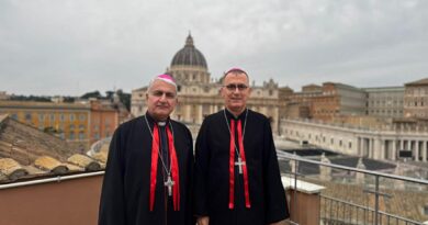 انتخاب سيادة المطران اميل نونا مطران الكنيسة الكلدانية في استراليا بطريركا للكنيسة انتخاب سيادة المطران اميل نونا مطران الكنيسة الكلدانية في استراليا بطريركا للكنيسة